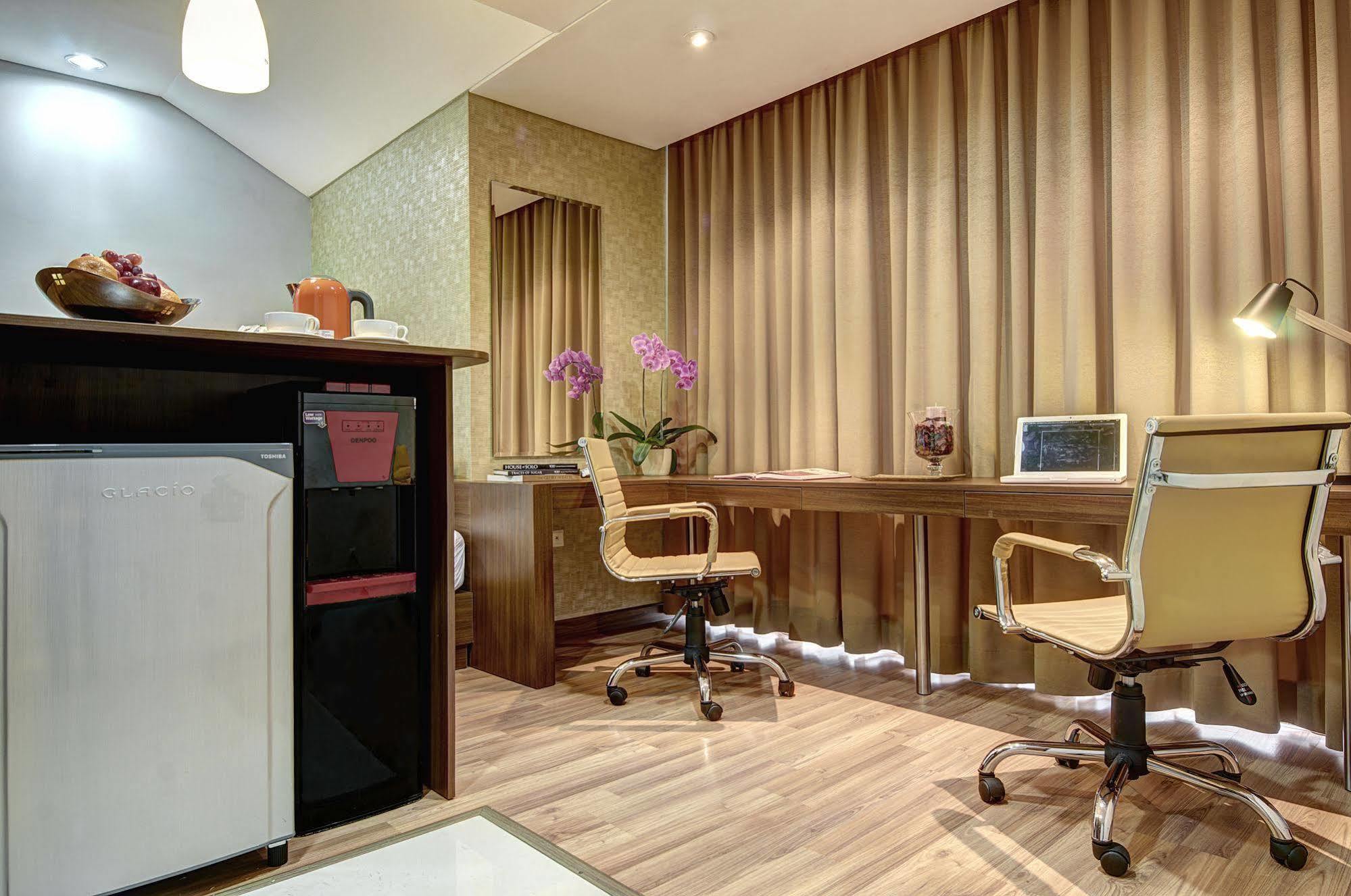 Sampit Residence Managed By Flat06 Jakarta Eksteriør billede