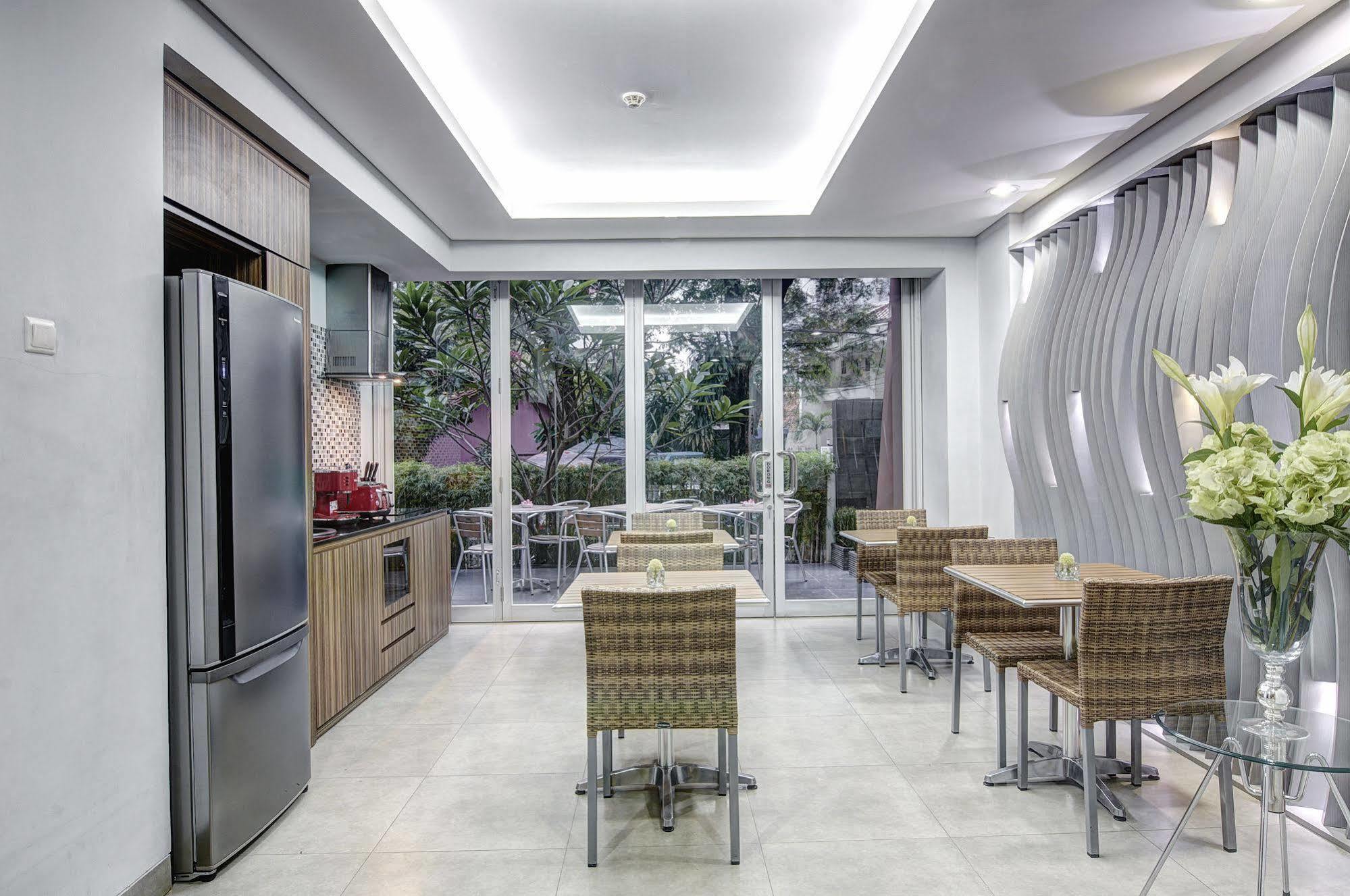 Sampit Residence Managed By Flat06 Jakarta Eksteriør billede